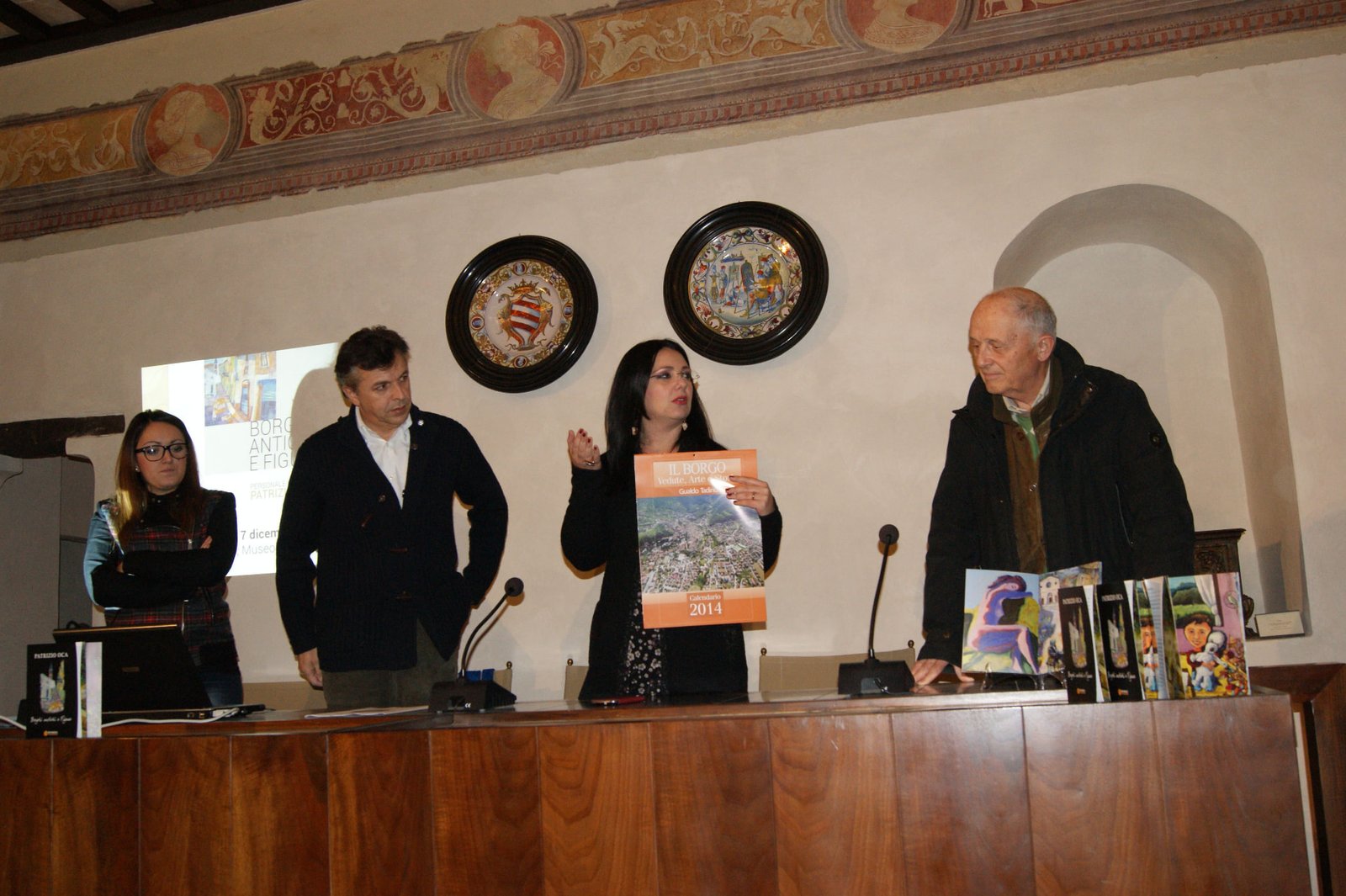 Presentazione del calendario Il Borgo 2014 durante la mostra