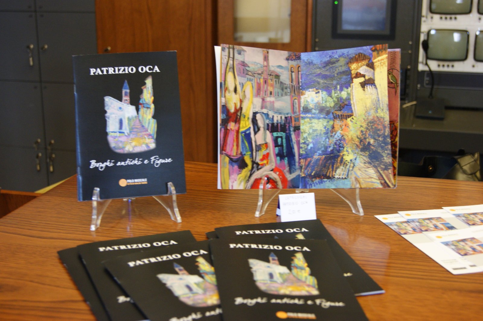 Catalogo e materiale della mostra Borghi Antichi e Figure