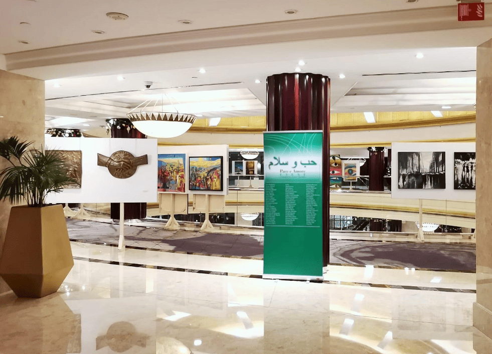 Sala espositiva dell'evento Pace e Amore ad Abu Dhabi
